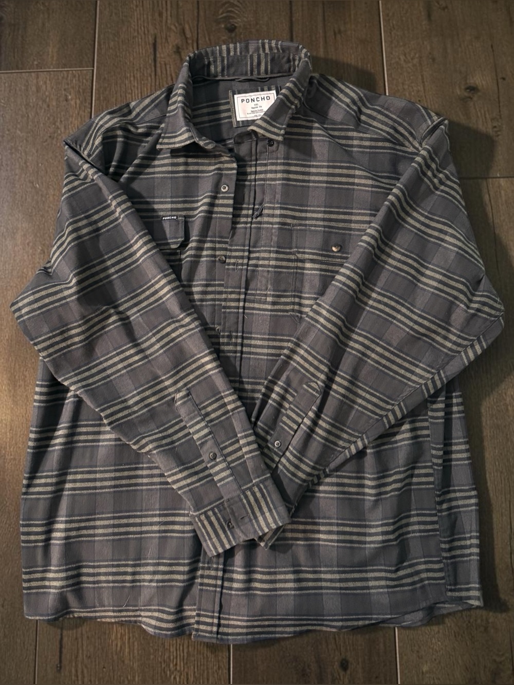 Poncho | Men’s Casual Gray Plaid Flannel